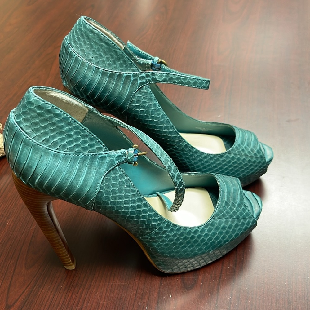 NWOT Leon Max 5.5" Heels Snakeskin Shoes - Picture 4 of 6